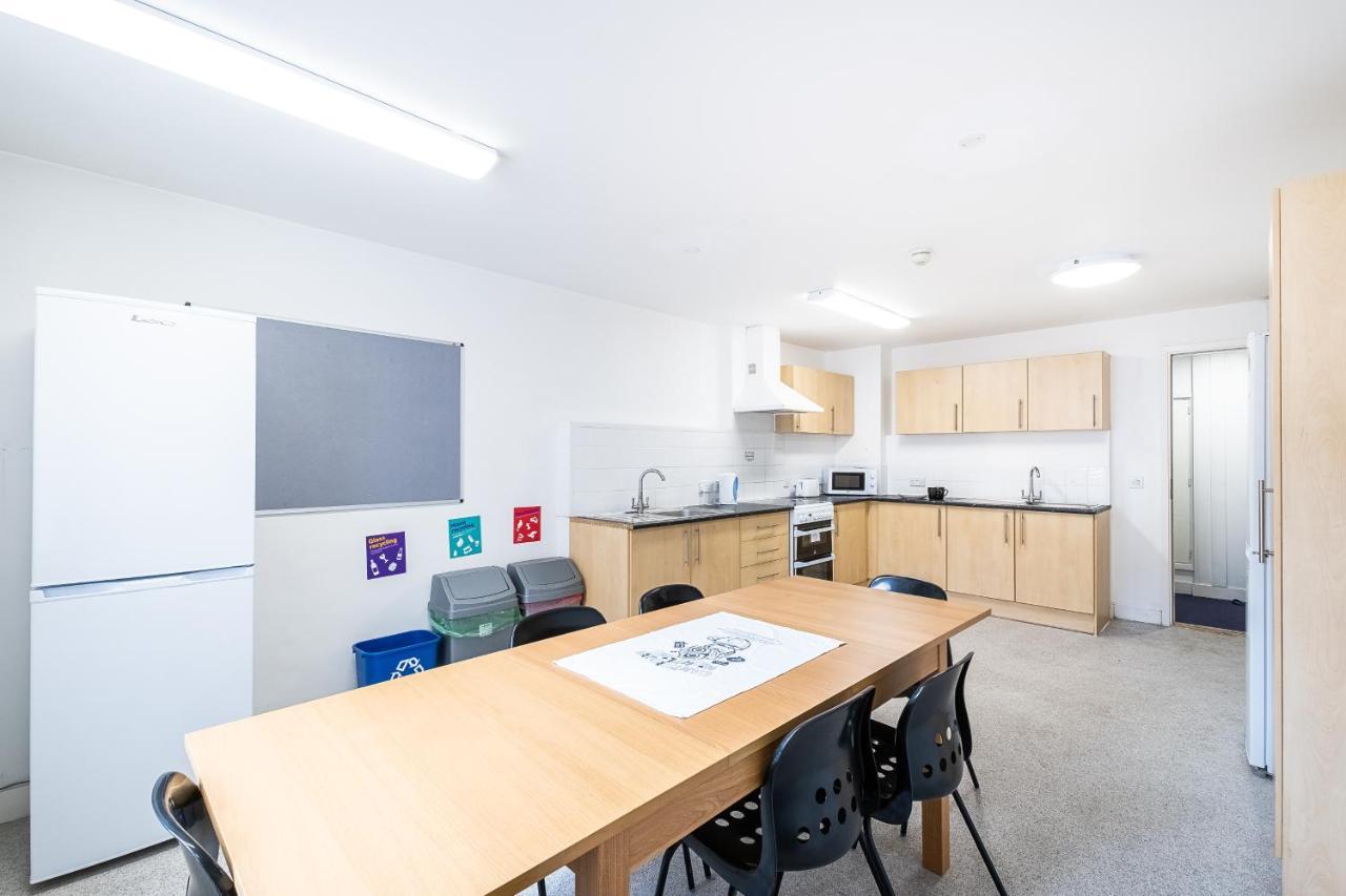 1 Night Free Comfortable Ensuite Rooms, Gillingham - Sk Hoo Exteriör bild