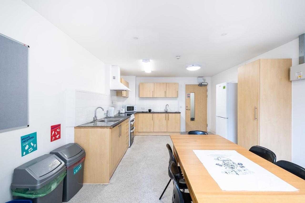 1 Night Free Comfortable Ensuite Rooms, Gillingham - Sk Hoo Exteriör bild