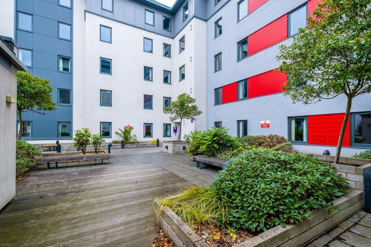 1 Night Free Comfortable Ensuite Rooms, Gillingham - Sk Hoo Exteriör bild