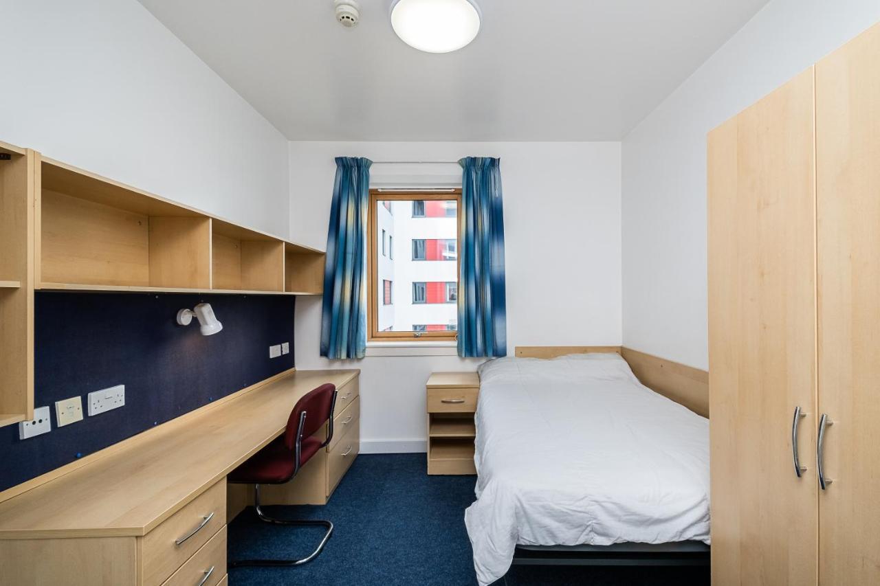 1 Night Free Comfortable Ensuite Rooms, Gillingham - Sk Hoo Exteriör bild