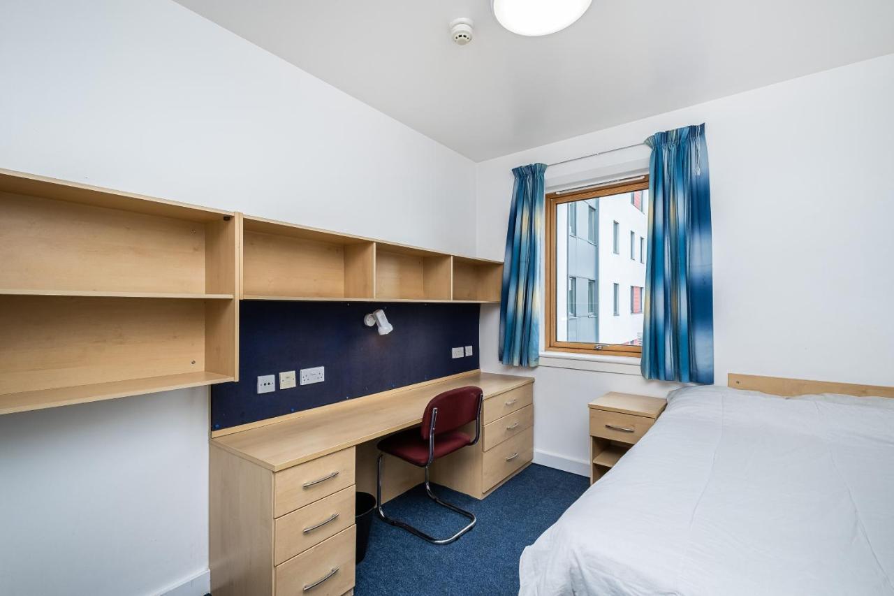 1 Night Free Comfortable Ensuite Rooms, Gillingham - Sk Hoo Exteriör bild