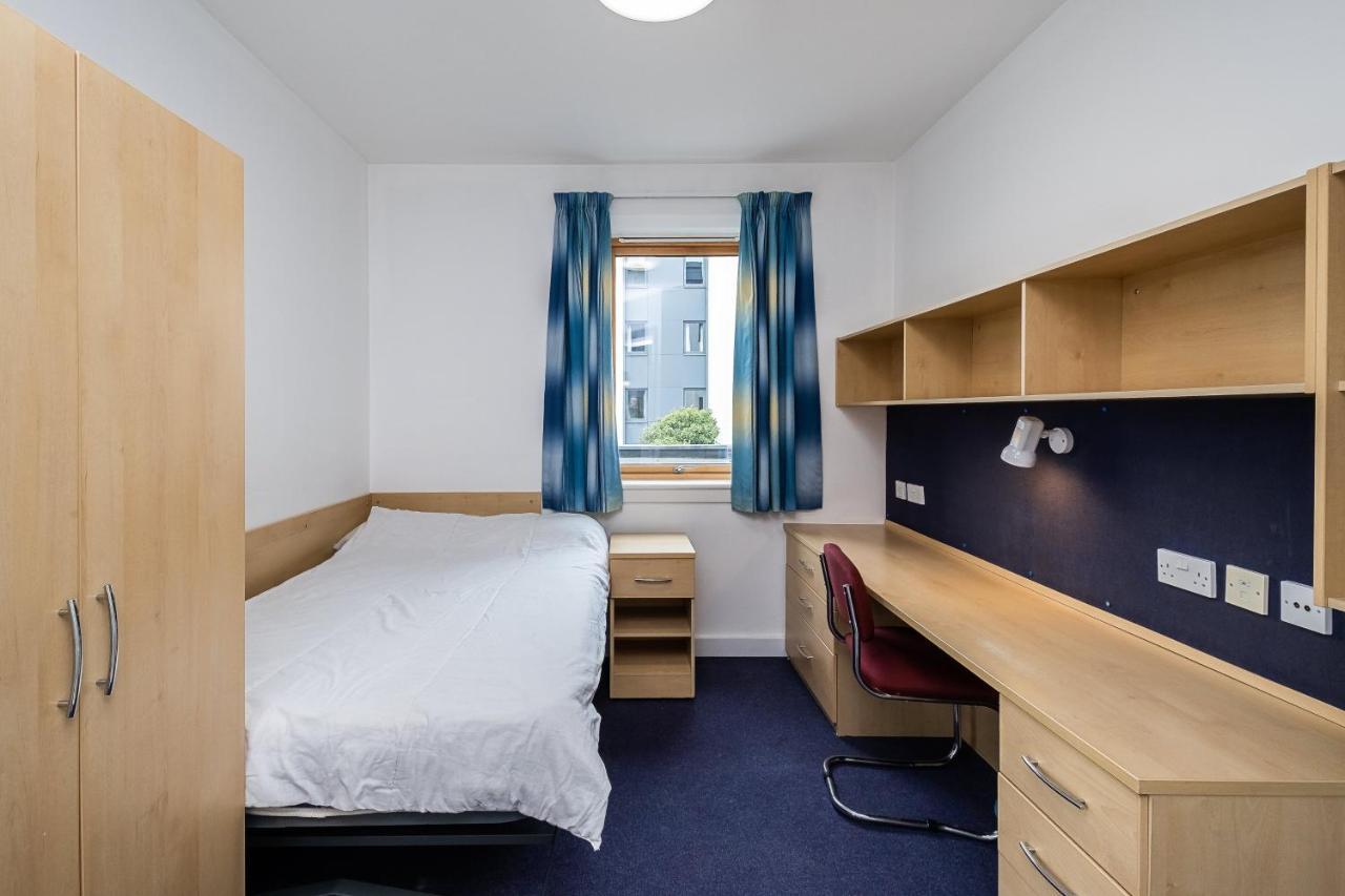 1 Night Free Comfortable Ensuite Rooms, Gillingham - Sk Hoo Exteriör bild